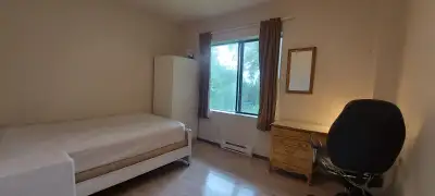 Fully furnished private room for male