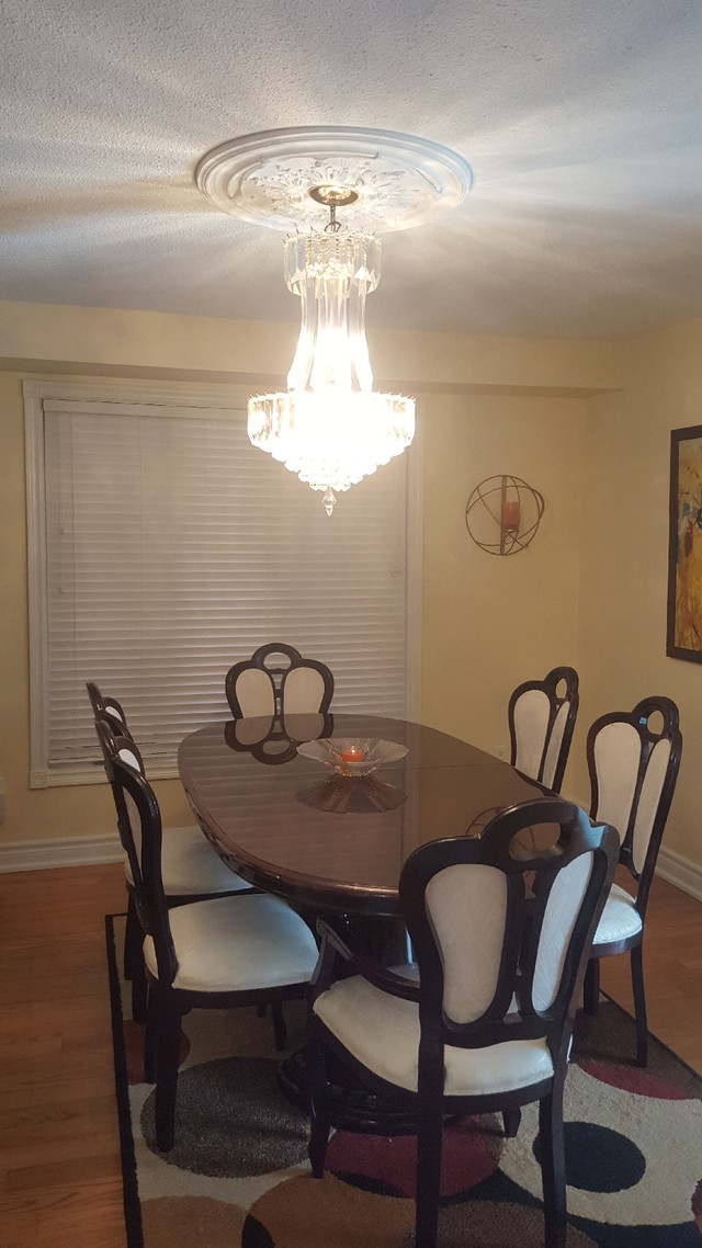 Dinning table and hutch buffet  in Dining Tables & Sets in St. Catharines - Image 2