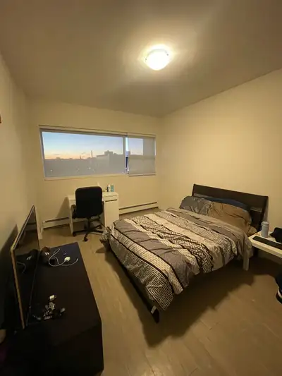 Private room in a 2 bedroom apartment. For single occupancy. Fully furnished apartment, all utilitie...
