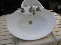 TOTO SINK with TAPs/FAUCET