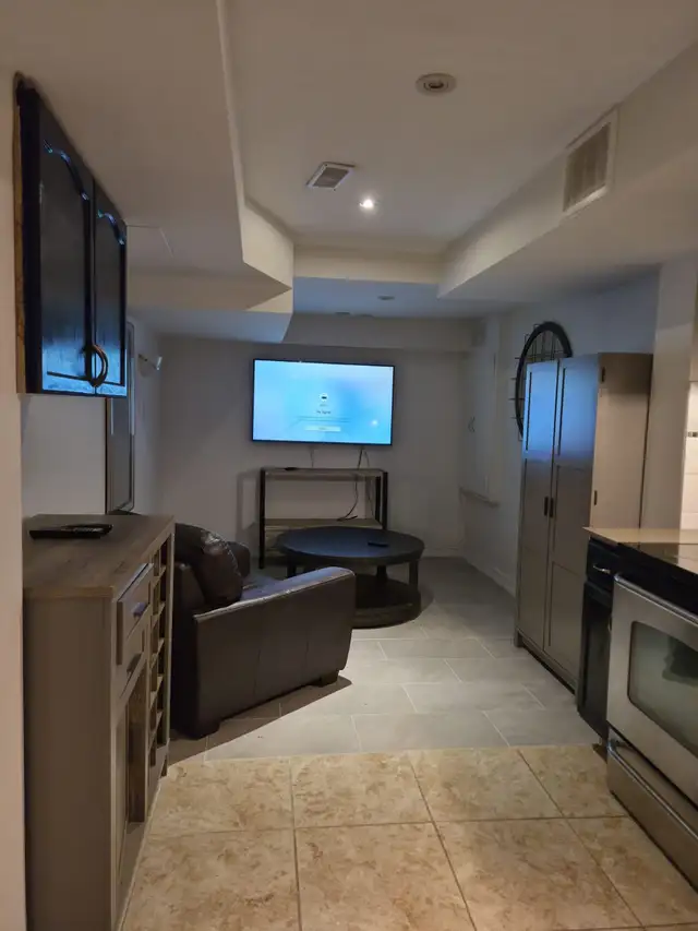 Basement apartment for rent in Room Rentals & Roommates in Oshawa / Durham Region - Image 3