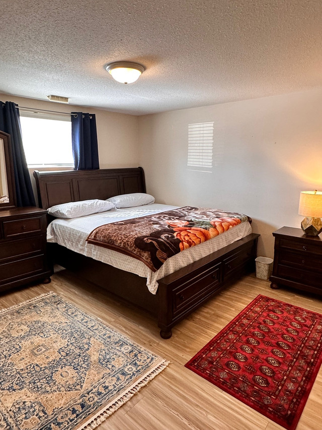 Private room available to rent in Room Rentals & Roommates in Red Deer - Image 2