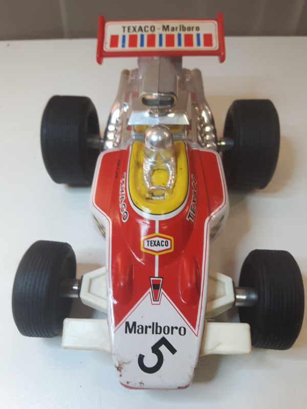 1960s Japan Tin Litho Toy F1 Racing Car Texaco Marlboro Number 5 in Arts & Collectibles in Kitchener / Waterloo - Image 3