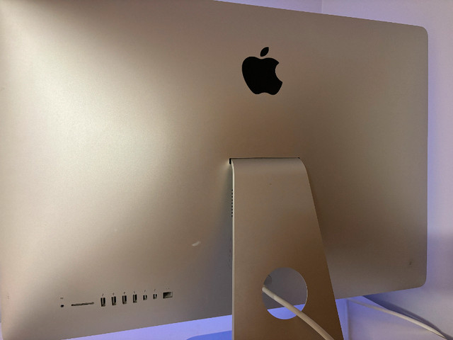 Well-kept and like new: iMac 2015 27" Retina 5K in Desktop Computers in Calgary - Image 4