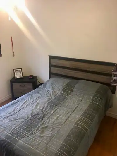 Ensemble de chambre à coucher complet, View more