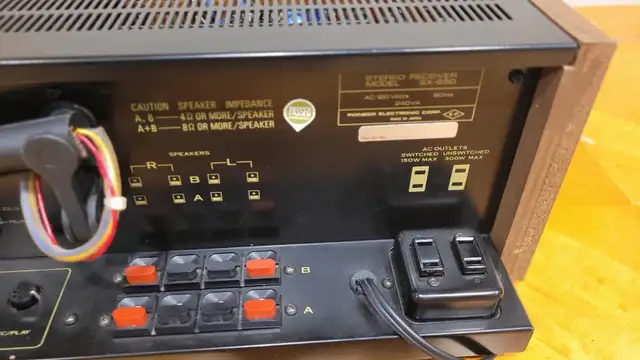 vintage pioneer sx-650 receiver in Stereo Systems & Home Theatre in Mississauga / Peel Region - Image 10