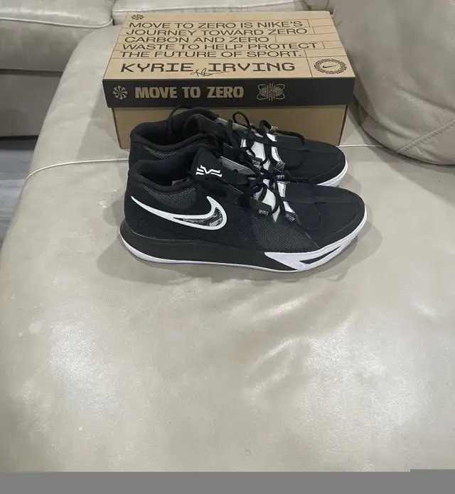 Mens Kyrie Flytrap VI EP Black, White and Grey in Men's Shoes in St. Catharines - Image 6