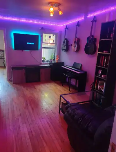Sep 1- 4 beds house in Market ,Downtown,UOTTAWA with 2 parkings
