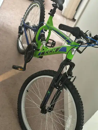 Dual Suspension Mountain Bike (CCM Static) Bought last year from Canadian Tire. Used only 3 times an...