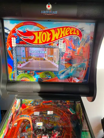 Selling a pristine HUO Hot Wheels Deluxe pinball machine. Mint condition and everything works as it...