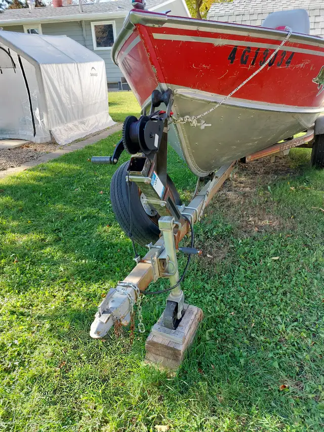 Fishing Boat in Powerboats & Motorboats in Saskatoon - Image 8