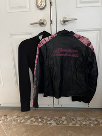 Woman’s Harley Davidson Leather Jacket with Hoodie tht goes with