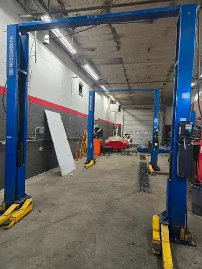 2 hoists for rent month to month. 10,000Lbs capacity. Located in the SE. $2500.00/month per hoist. U...