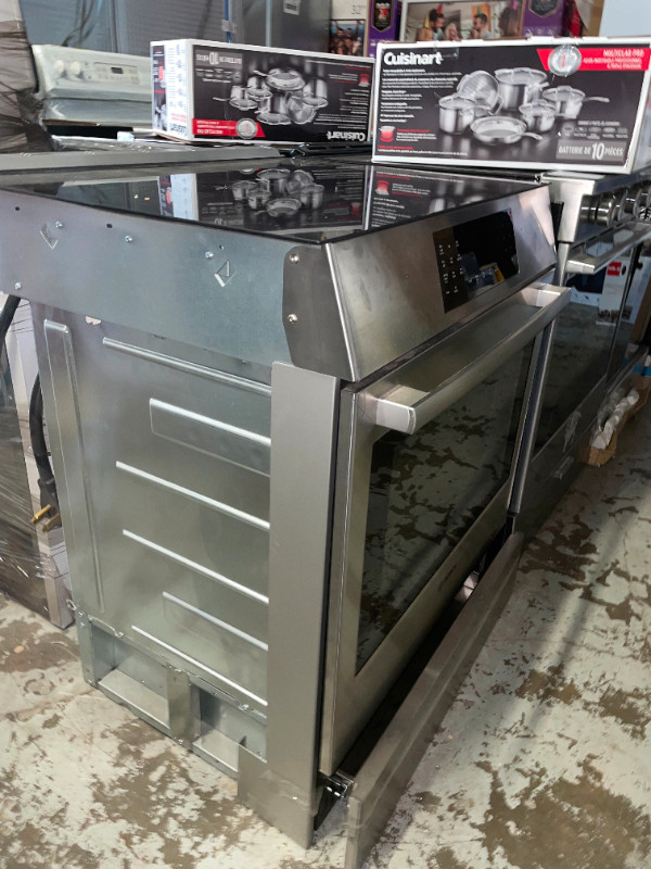 INDUCTION STOVES W/ POTS FOR SALE!! in General Electronics in City of Toronto - Image 2