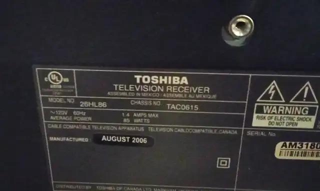 Toshiba  TV 26 inches in TVs in Ottawa - Image 10