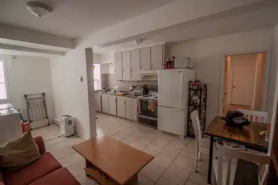 grand 3 1/2 dans le vieux-nord!