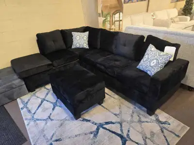 This is a stylish used sectional couch with a modern design, perfect for adding comfort and elegance...