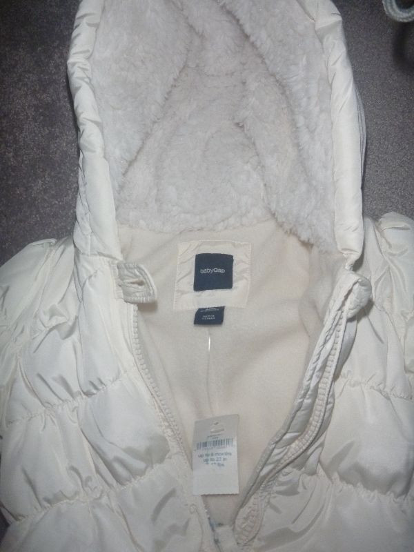 Brand New with tags Baby Girl's Gap White Snowsuit in Clothing - 3-6 Months in Winnipeg - Image 2