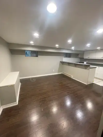 ALL UTILITIES INCLUDED, Nestled along Courcelette Road, in the beaches area, is this large, 550 squa...