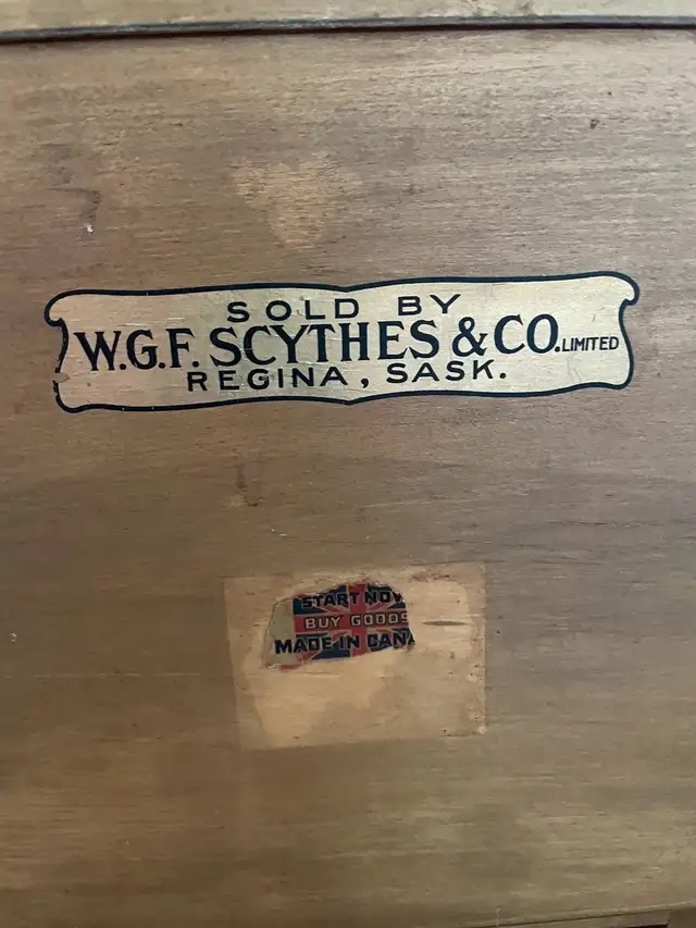 Antique Piano in Pianos & Keyboards in Calgary - Image 5