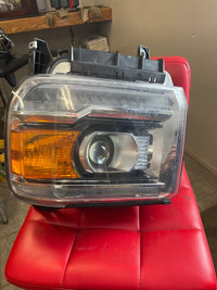 GMC 1500-2500 2014-2018 LEFT Headlight (2 available)