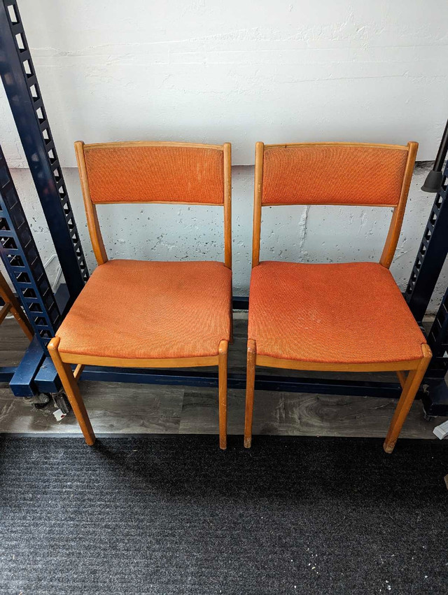 Free chairs  in Free Stuff in Markham / York Region - Image 2