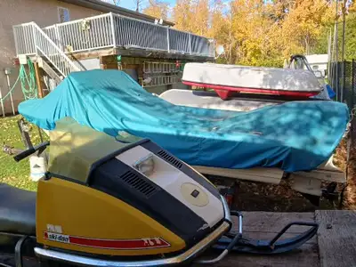 red and white upside down on trailer good condition