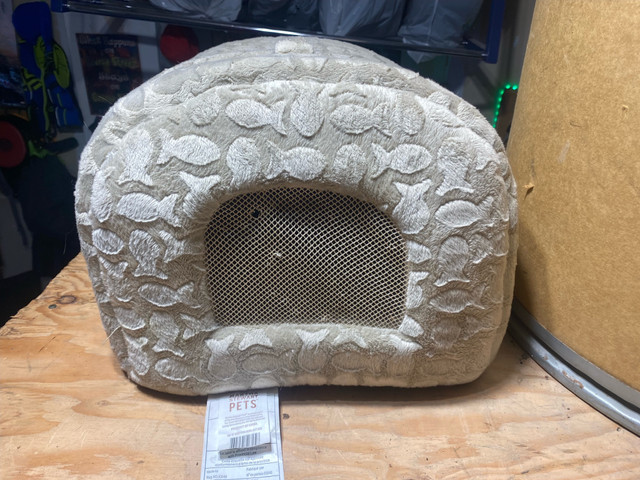 Cat house/bed in Accessories in Markham / York Region - Image 3