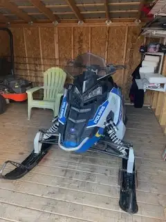 2016 Polaris Pro S purchased new winter 2019. Low kilometers. 137 inch track. AXYS platform. excelle...
