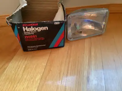 Brand new Sylvania halogen sealed beam headlamp H4651. Pick up in East Hill or I can meet in town,