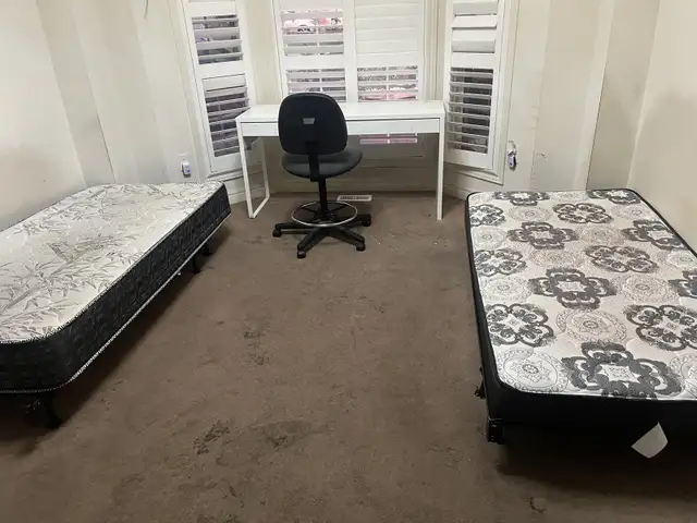 Room for Rent in Room Rentals & Roommates in Oshawa / Durham Region - Image 6