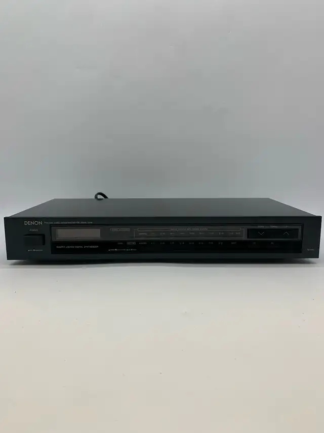 Denon TU-450 Vintage AM/FM Stereo Tuner - Tested in Stereo Systems & Home Theatre in City of Toronto - Image 2