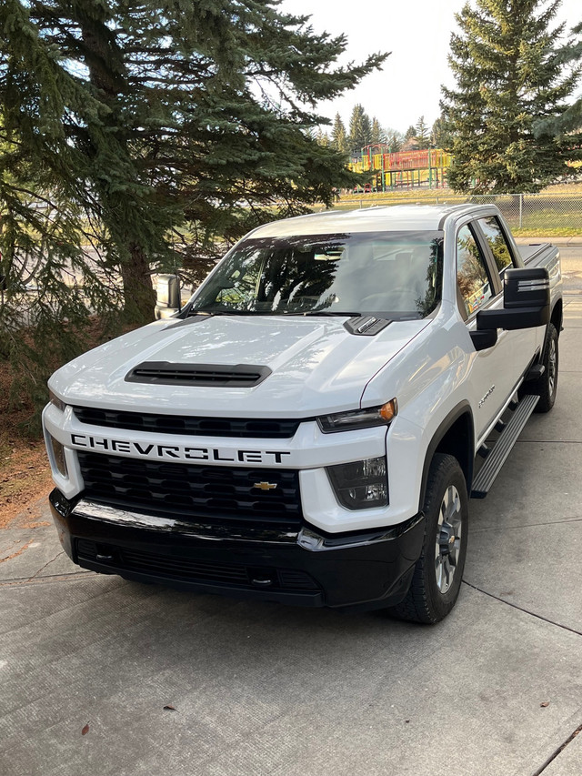 2022 Chevrolet Silverado 2500 HD. 4WD. Crew Cab in Cars & Trucks in Calgary