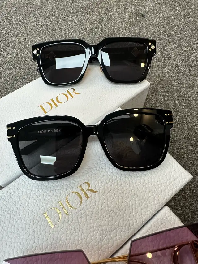 dior sunglasses  in Bags & Luggage in Mississauga / Peel Region - Image 5