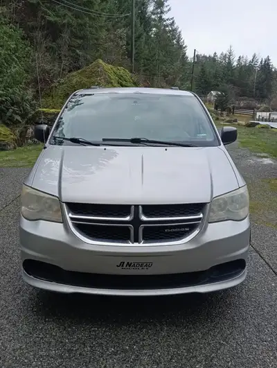 Dodge Gran Caravan 2011 232.000 Km Engine : V6 3,6 L Transmission : Auto Fuel type : Regular Unleade...