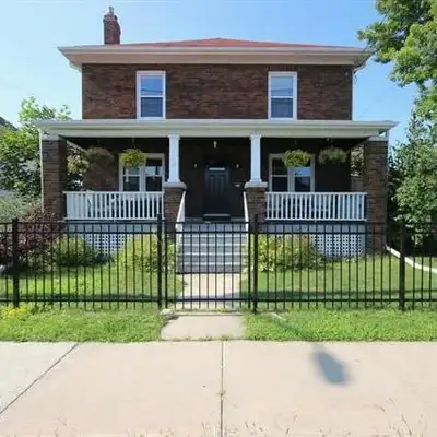 A great quiet co-living house for considerate, respectful, and responsible residents who want to liv...