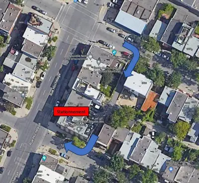 Disponible début mars***** Available beginning March***** Ruelle déneigée Stationnement extérieur pr...