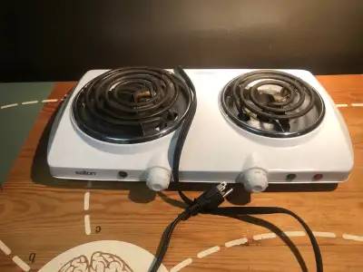 SALTON DOUBLE BURNER COOKTOP...LIKE NEW...USED ONCE!!!, View more