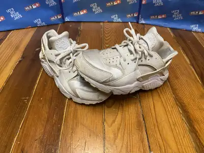 Nike Air Huarache Shoes Mens 6.5/Womens 8 White&Silver, View more