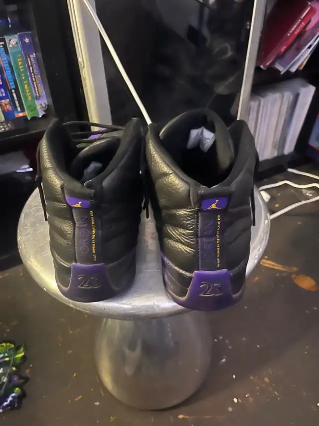 Jordan 12 Retro size 13 purple and black in Men's Shoes in City of Toronto - Image 5