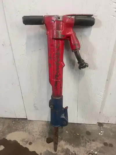 Lot de 8 marteaux pneumatique 30LBS - fonctionnel et très puisants. Voir description ci-bas; 340-009...