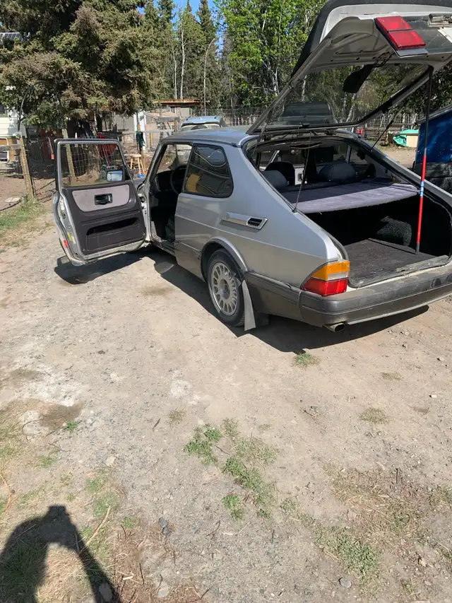 1988 Saab 900 Turbo in Cars & Trucks in Whitehorse - Image 9