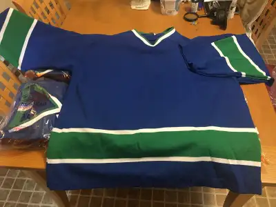 Mens Jerseys  (Hockey XL), View more