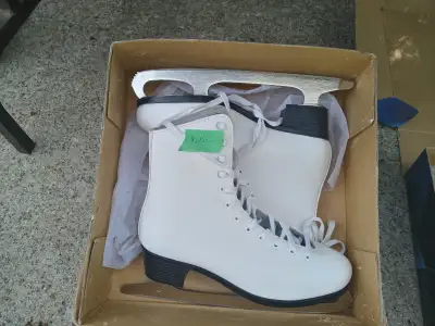 Ladies size 8 skates like new, View more