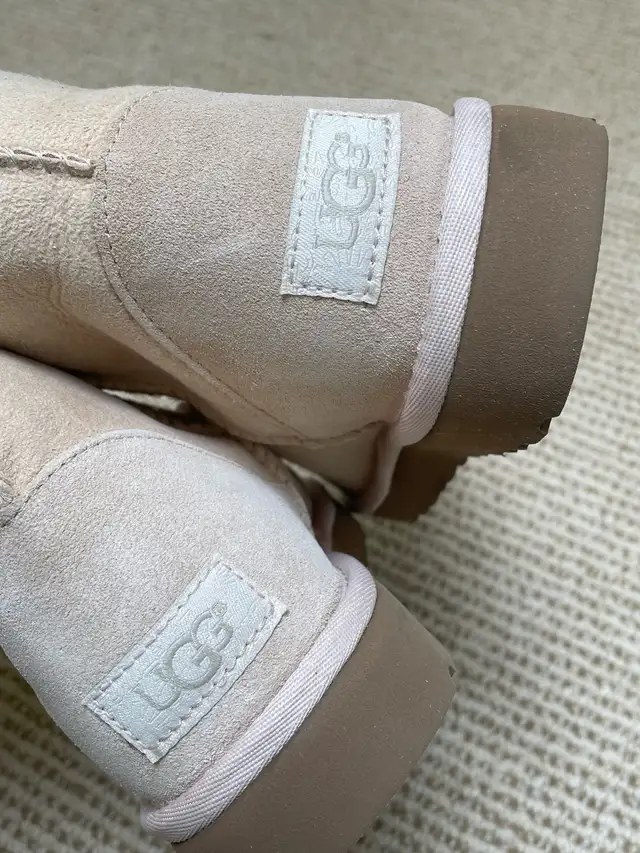 Ugg classic short boots studs as new rare in Women's - Shoes in City of Toronto - Image 5