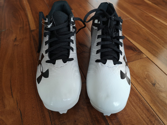 Brand new size 6.5 under armour shoes  in Other in Victoria - Image 2