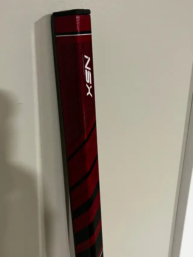 Bauer NSX GRIPTAC Hockey Stick  SR 87 Flex. Exc Condition in Hockey in Winnipeg - Image 5