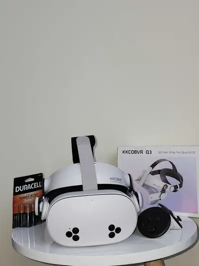 Meta Quest 3S 128GB Bundle Comes with everything shown in the photos: • Meta Quest 3S headset • Both...