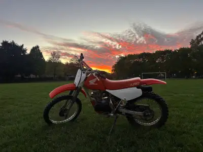 2000 Honda XR100 - all original plastics - runs great no slips not missing any gears -brand new rear...