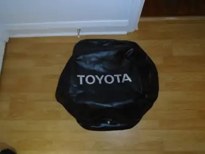 Rav 4 Spare tire cover Brand new in bag from dealer! Discontinued From Toyota #C0450-4200 Email me y...